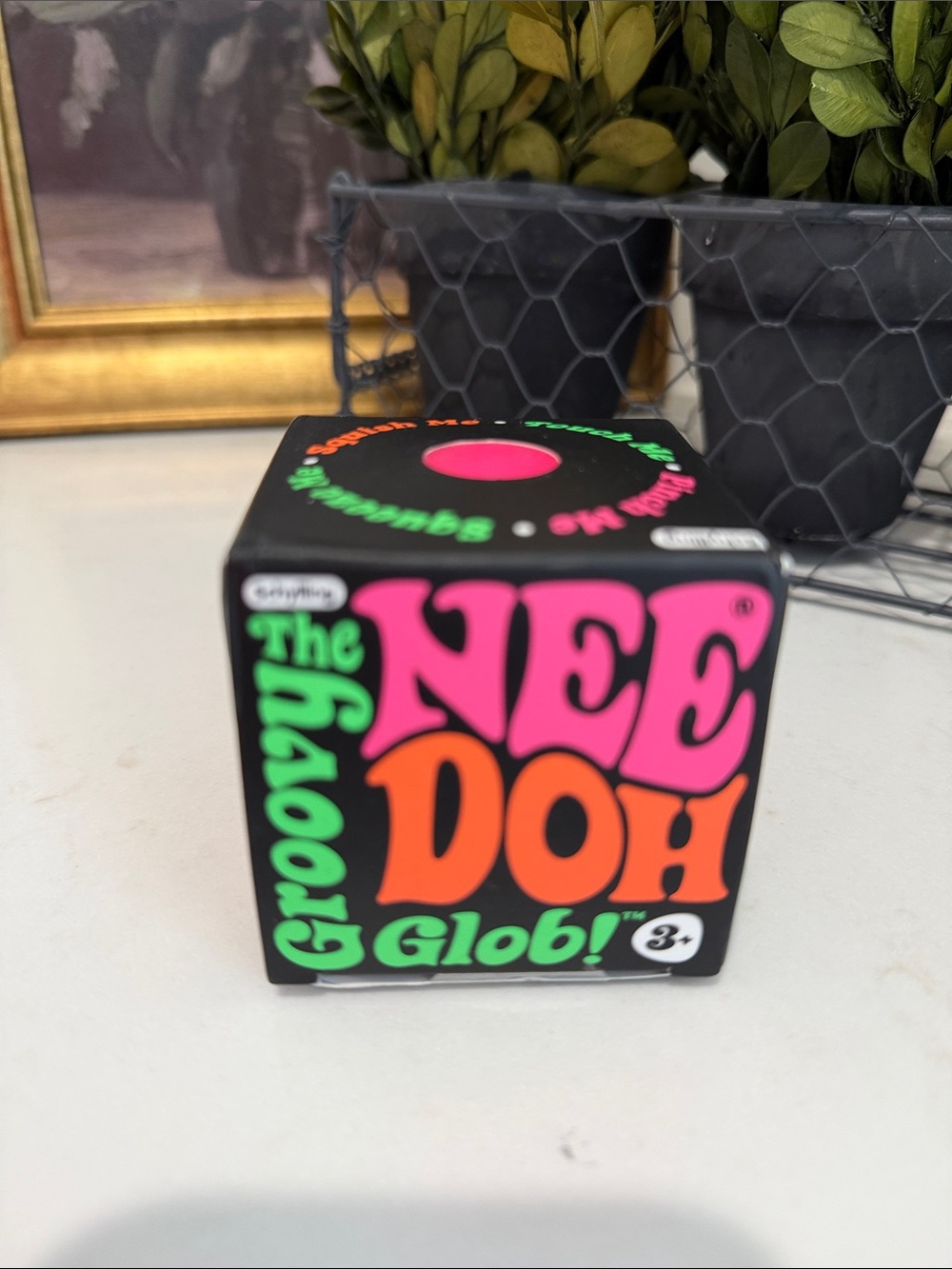 NeeDoh Groovy Glob - pink!